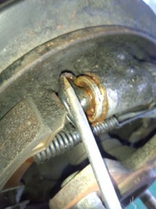 ホイールシリンダ漏れ