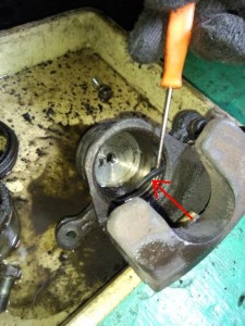 ブレーキオイル漏れ原因