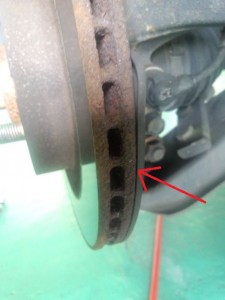 バックプレート異音