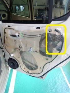 内張り取り外し