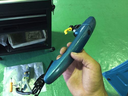 アウターハンドル取り外し