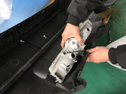 バックランプレンズ外し