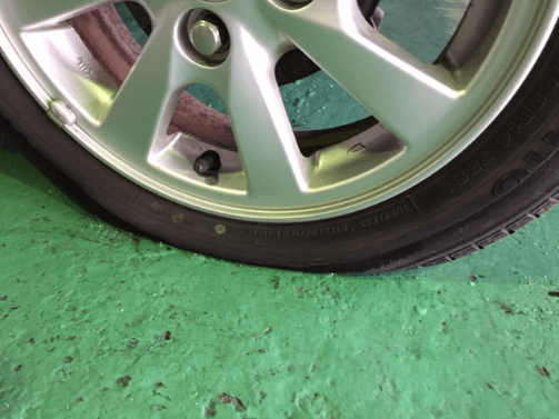 タイヤパンク