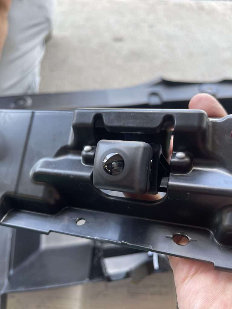 新型ジムニーバックカメラ取付